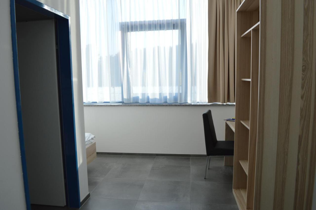 Turmoel Hotel Allhaming Номер фото