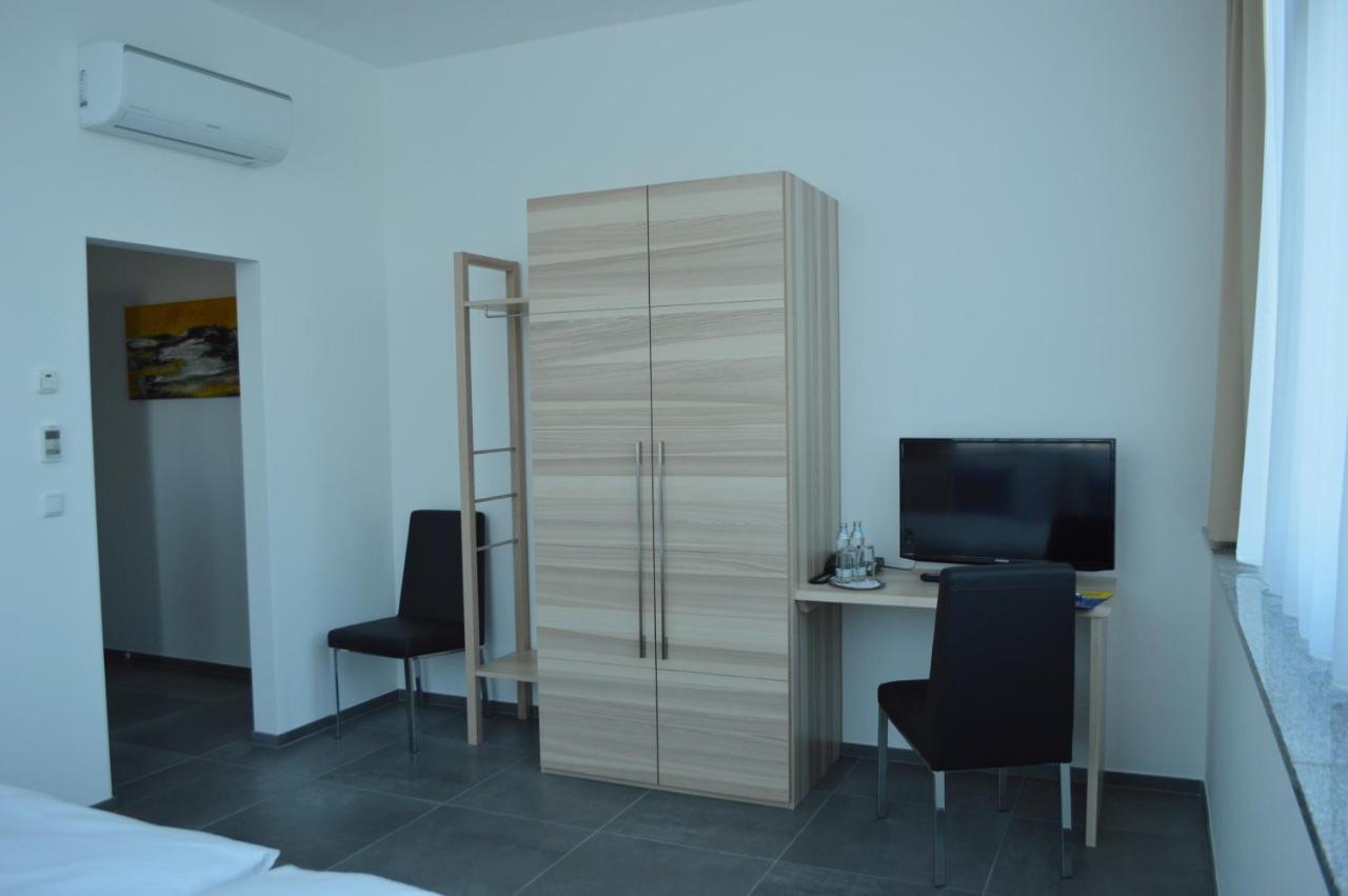 Turmoel Hotel Allhaming Номер фото
